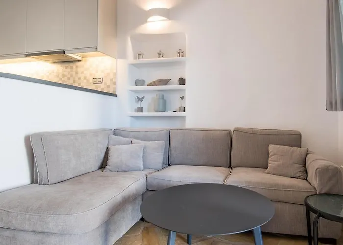 Seaview Euterpe Villa *