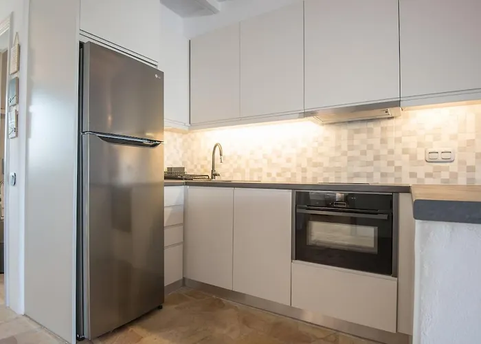 Seaview Euterpe Ambelas